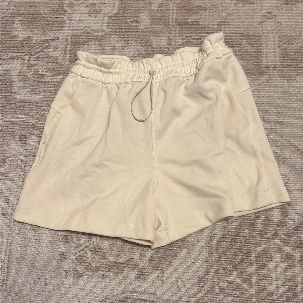 Lululemon Softstreme HR Short 4”